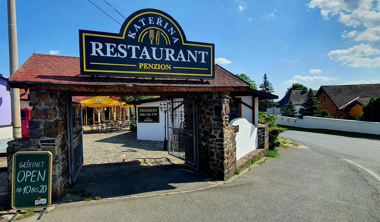 Katerina Restaurant A Penzion 로즈바도프 외부 사진